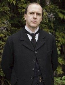 downton_abbey_s2_kevin_doyle_as_molesley_resize_17rm2g7-17rm2gh